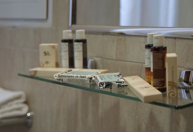 Номер Стандарт, Triton Hotel Piraeus