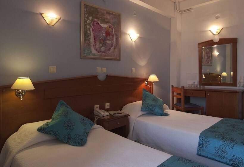 Семейный Номер, Triton Hotel Piraeus