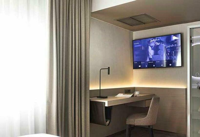 스탠다드 룸, Radisson Blu Park Hotel Athens