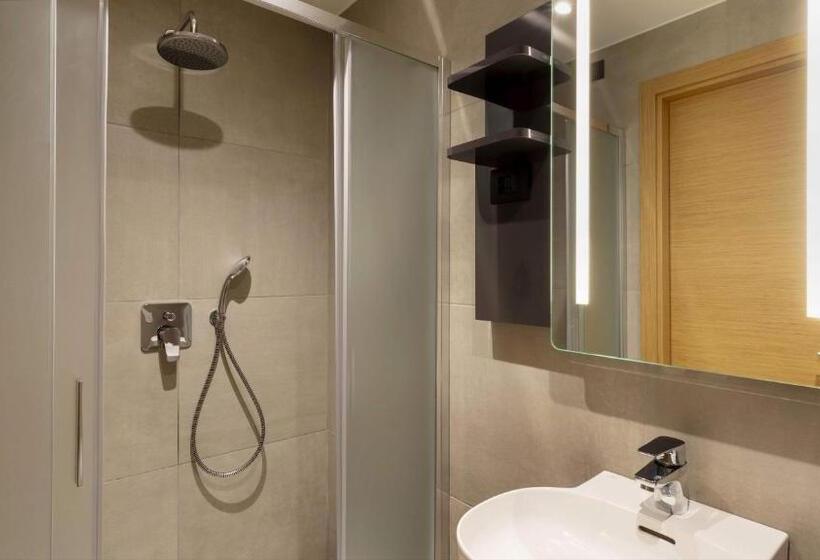 اتاق استاندارد یک نفره, B&B HOTEL Como Baradello