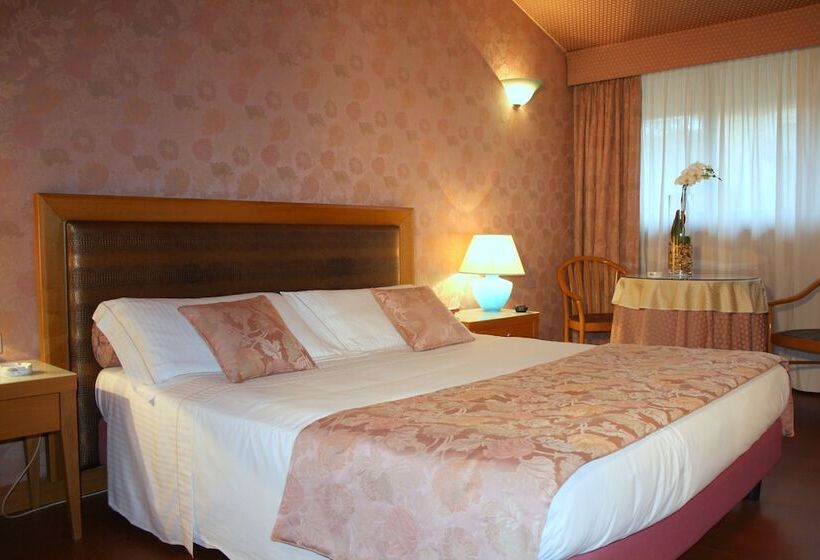 Номер Deluxe, Motel Visconteo