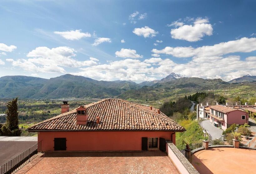 Номер Deluxe с Видом, Renaissance Tuscany Il Ciocco Resort & Spa