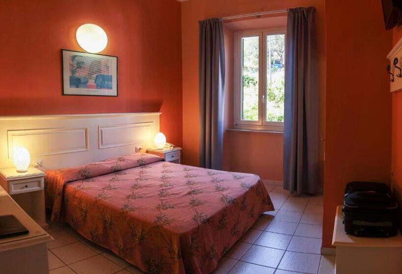 Номер Стандарт Трехместный, Villa Ombrosa