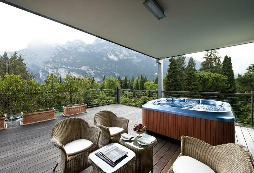 자쿠지 스위트, Du Lac Et Du Parc Grand Resort