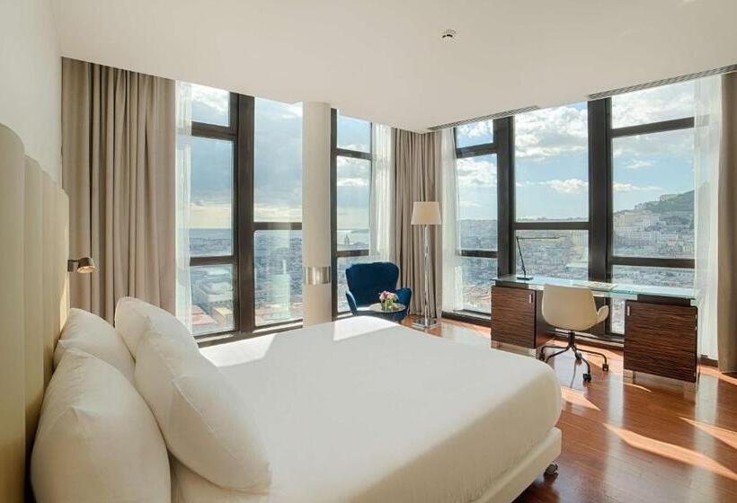 Habitación Premium Vista al Mar., NH Napoli Panorama