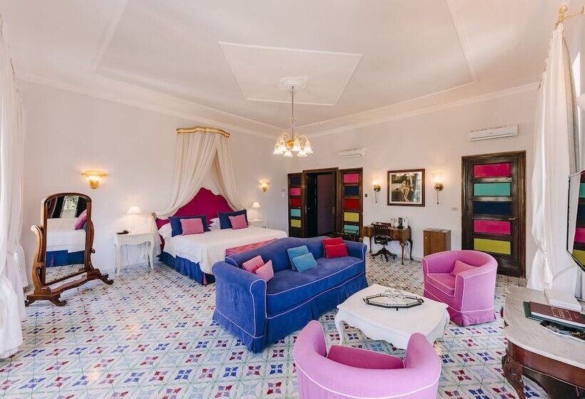 سوییت با چشم‌انداز دریا, Villa Maria