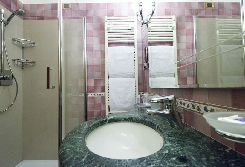 Номер Deluxe, Villa Quaranta Tommasi Wine Hotel & Spa