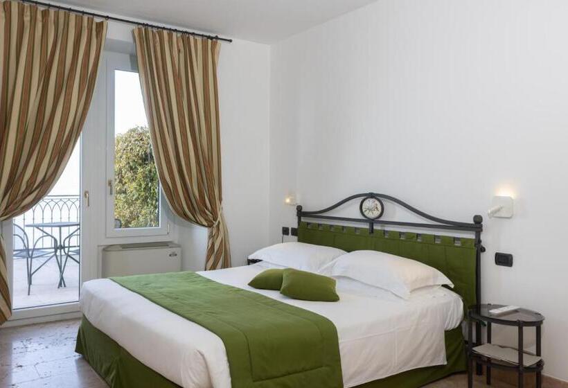 Superior Room with Terrace, Du Lac Varenna