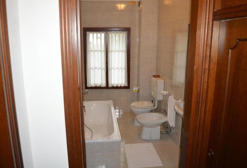 اتاق استاندارد, Foresteria Castello Formentini
