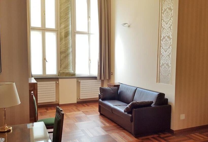 سوییت, Roma E Rocca Cavour