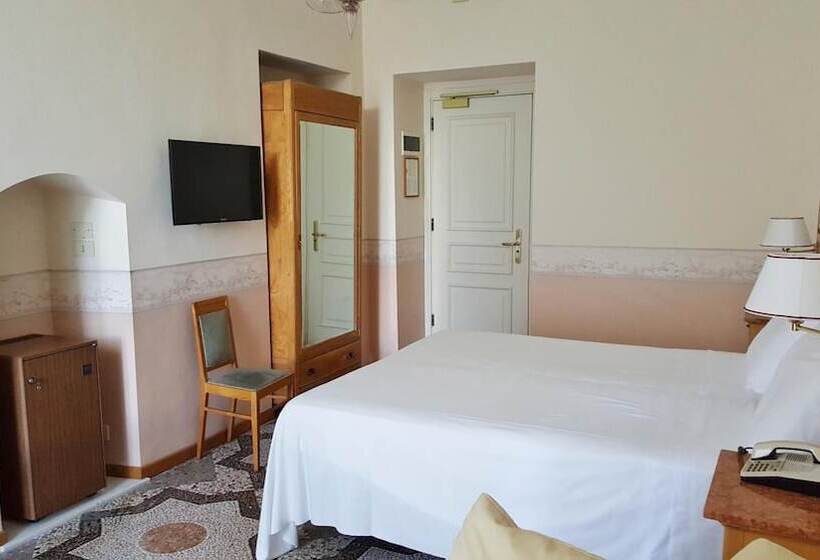 سوییت, Roma E Rocca Cavour