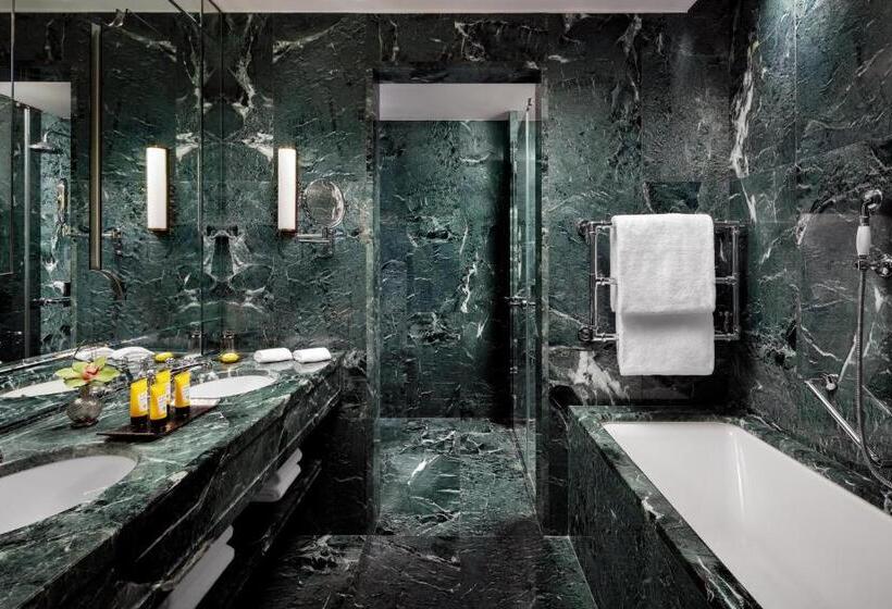 Номер Стандарт, The Gritti Palace, A Luxury Collection Hotel, Venice
