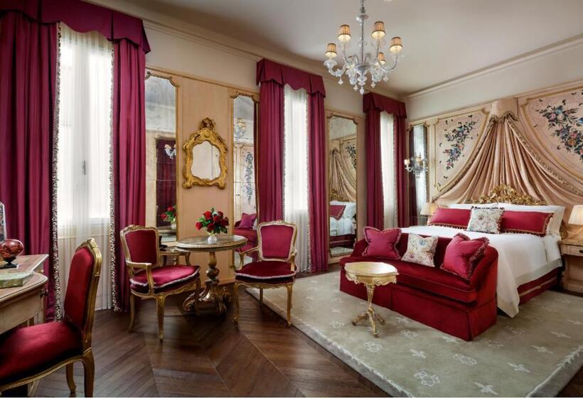 Номер Стандарт, The Gritti Palace, A Luxury Collection Hotel, Venice