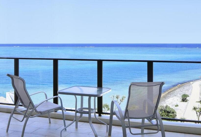 Номер Премиум, Sheraton Okinawa Sunmarina Resort