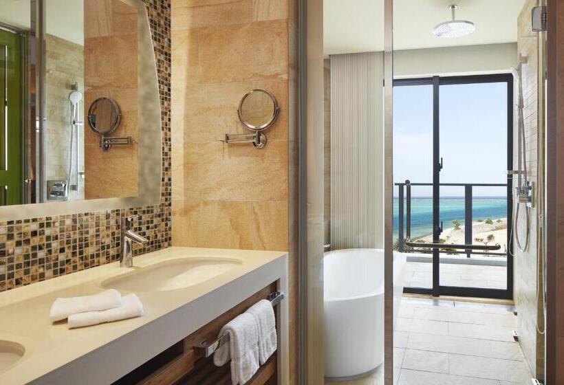 Habitación Premium Vista al Mar., Sheraton Okinawa Sunmarina Resort