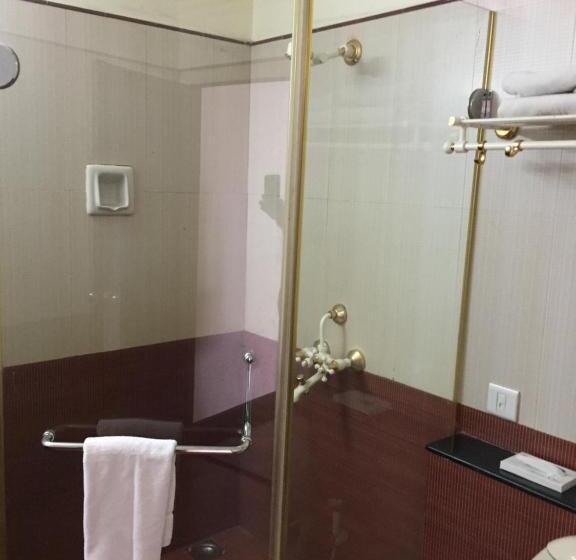 프리미엄 룸, The Mascot Hotel   A Heritage Living Experience