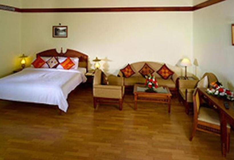 Suite met Uitzicht op de Tuin, The Mascot Hotel   A Heritage Living Experience