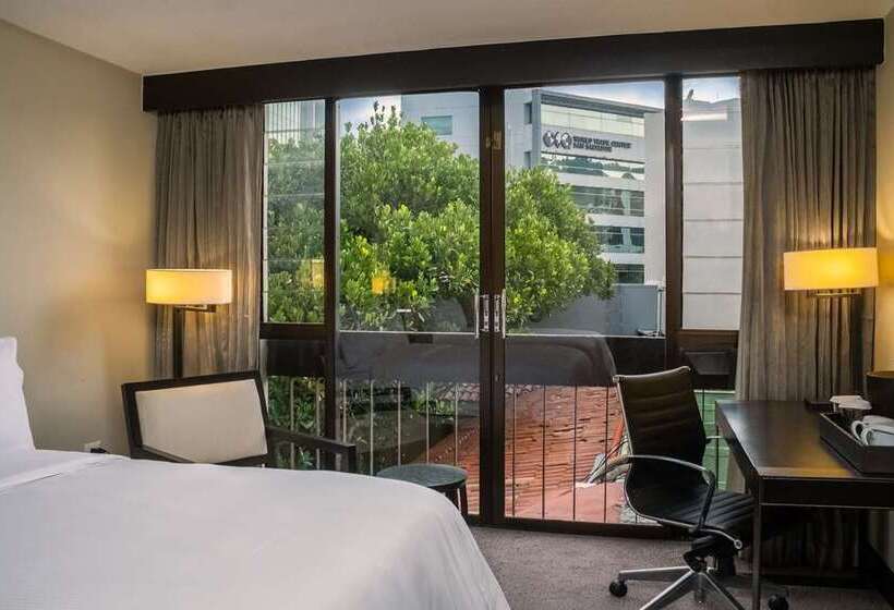 Номер Executive Кровать Кинг, Millennium Hilton Seoul