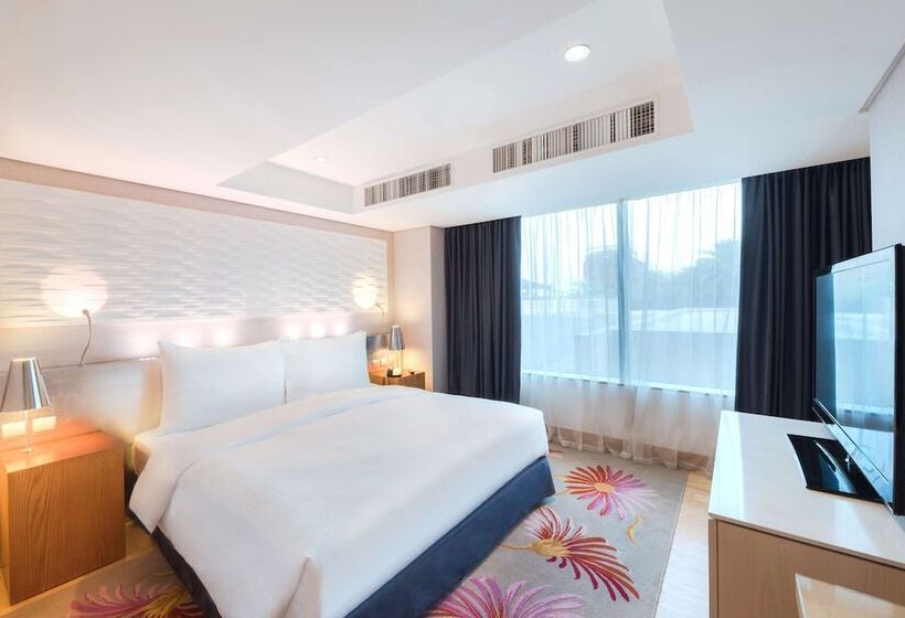 سوئیت 2 خوابه, Radisson Blu Hotel, Kuwait