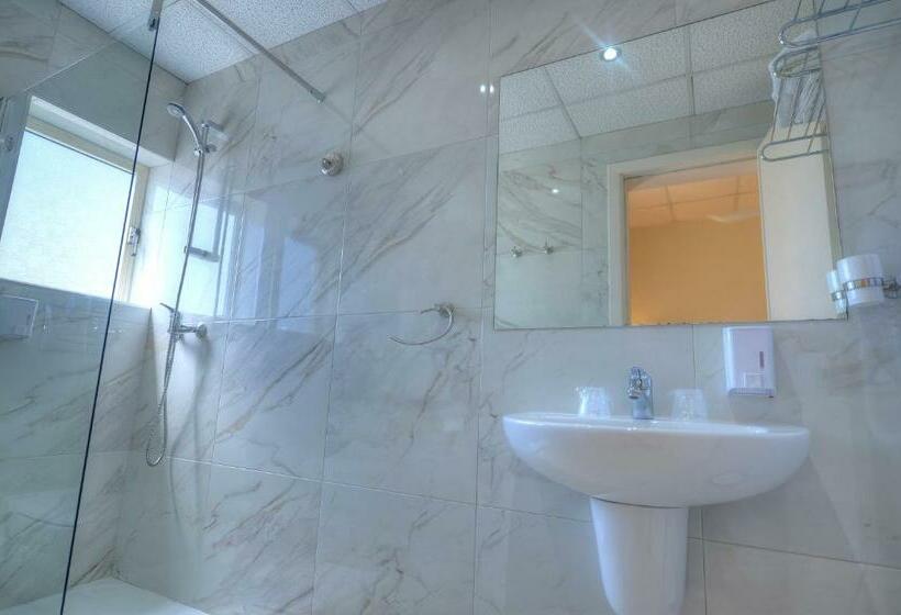 Camera Tripla Classica con Balcone, Allegro