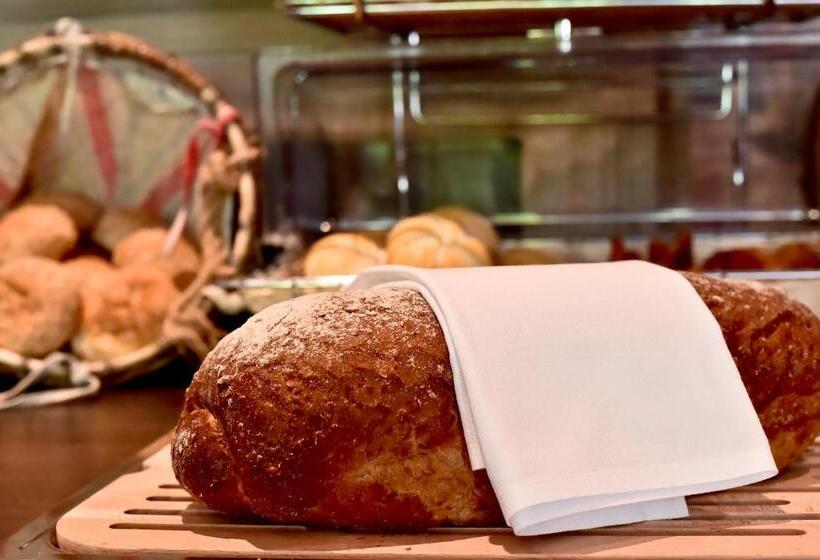 Полулюкс, Landgoed Hotel & Restaurant Carelshaven