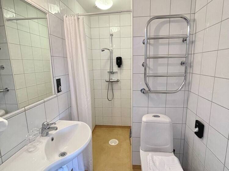 Номер Стандарт, L Klockargården