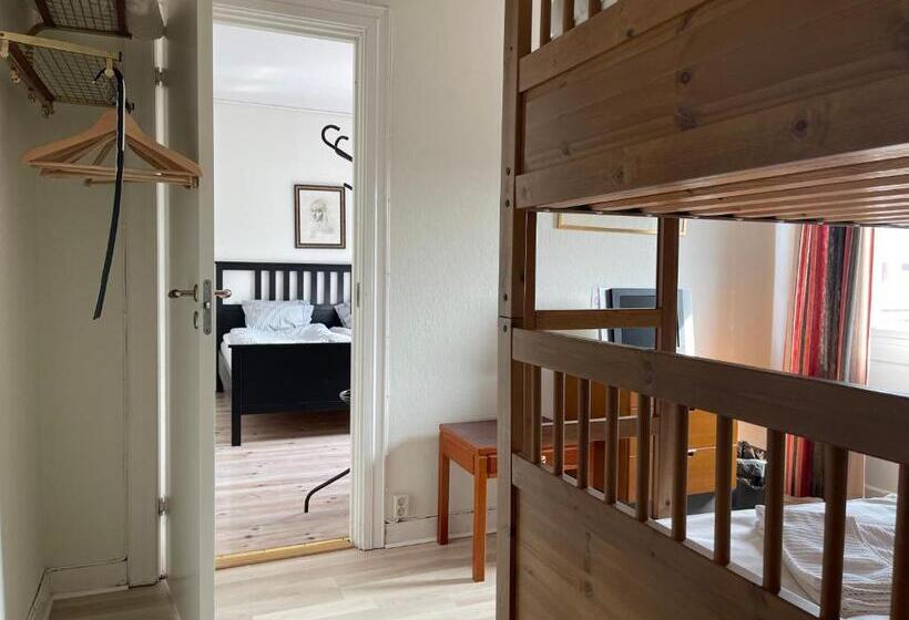Четырехместный Номер Стандарт, Saga Hotell