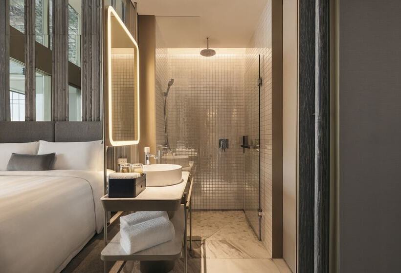 اتاق لوکس, Pan Pacific Orchard