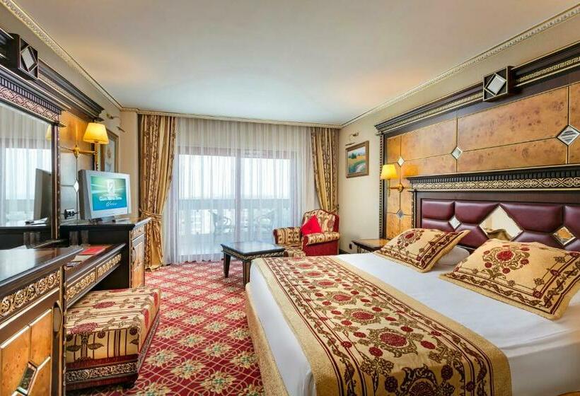 Номер Стандарт Трехместный, Club Hotel Sera