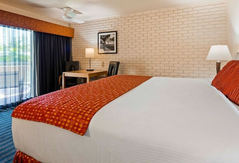 스탠다드 룸 더블 침대, Best Western Pine Tree Motel