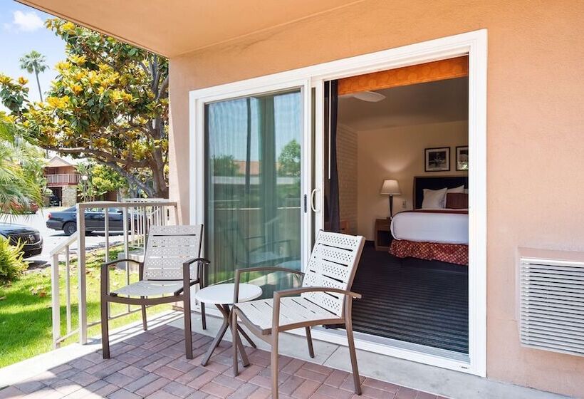 스탠다드 룸 더블 침대 2개, Best Western Pine Tree Motel