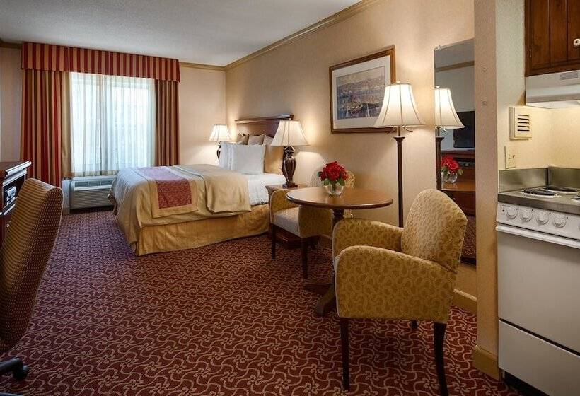디럭스 스위트, Best Western Plus Morristown Inn