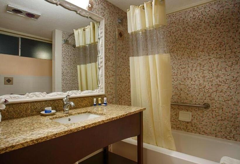 스위트 킹사이즈 침대, Best Western Plus Yacht Harbor Inn