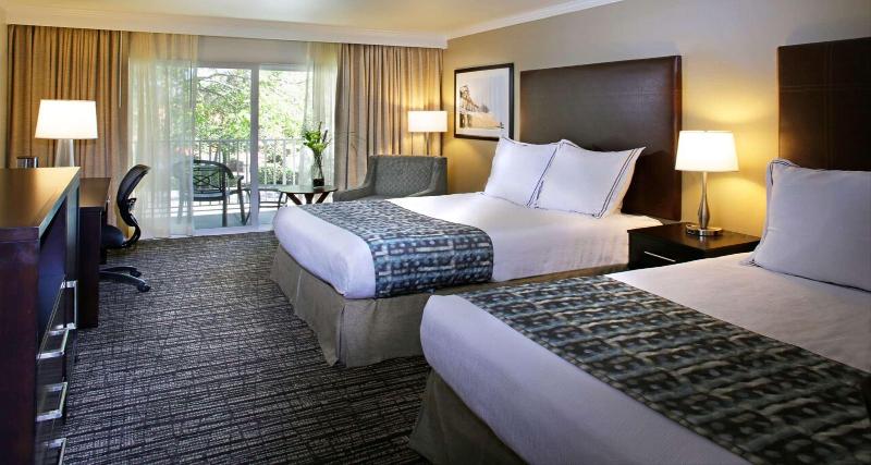Quarto Estandar Cama Queen, Best Western Plus Garden Court Inn
