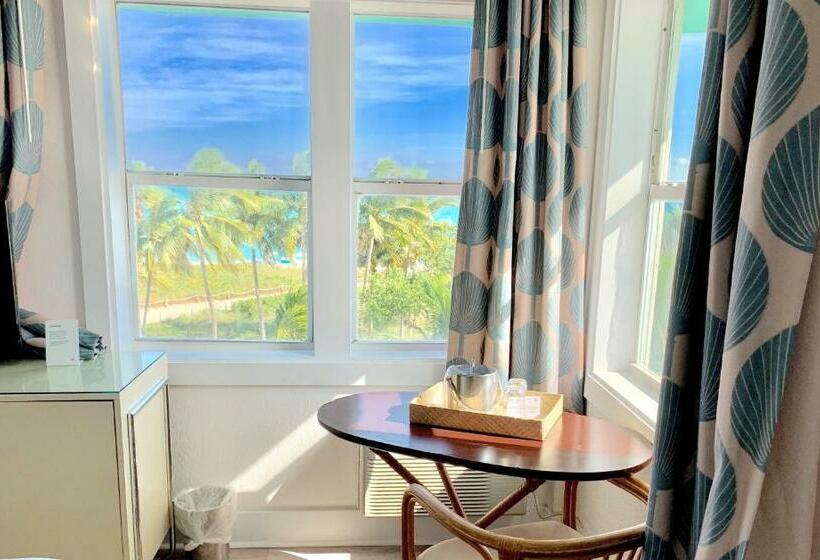 带2个双人床的标准工作室, Broadmore Miami Beach