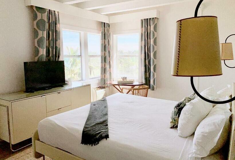 带大床的套房, Broadmore Miami Beach