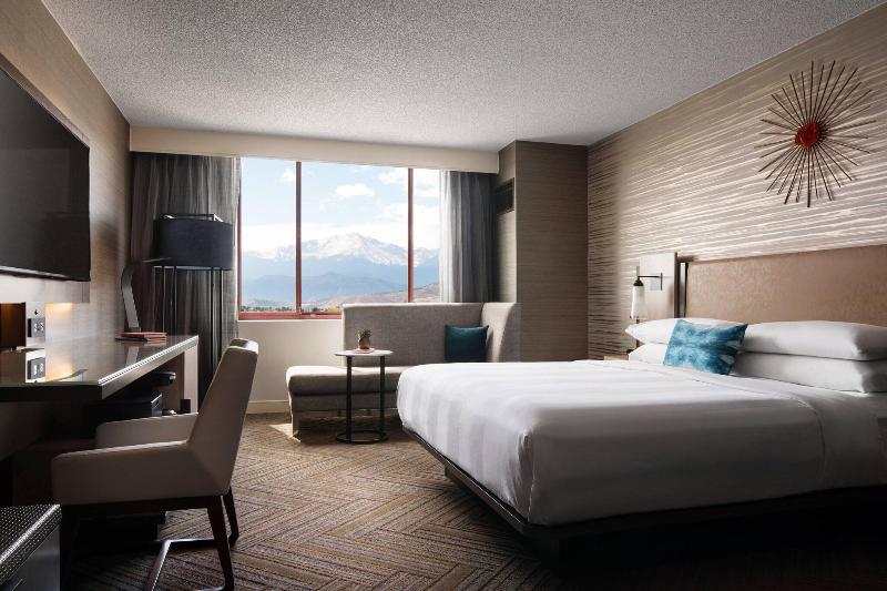 キングサイズベッドのスタンダードルーム, Colorado Springs Marriott