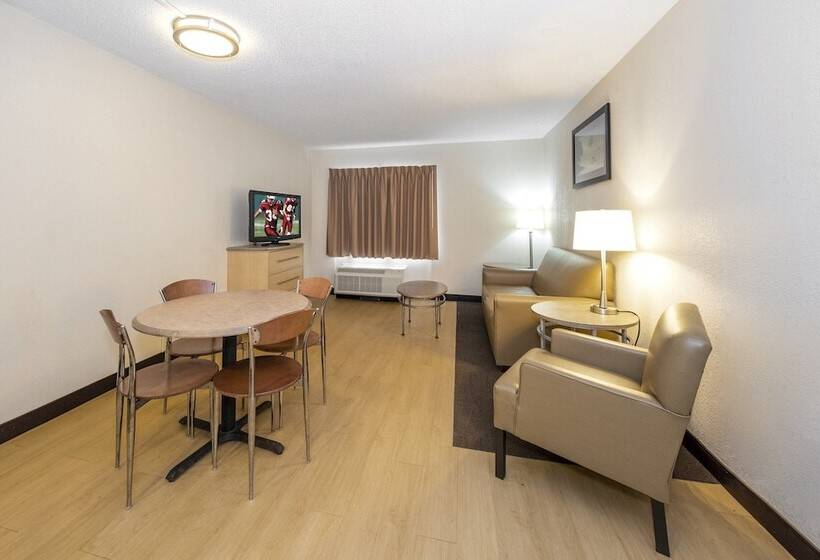 Suite, Red Roof Inn Myrtle Beach Hotel   Market Commons