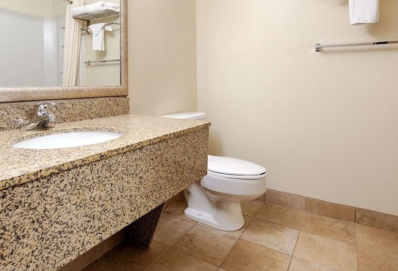 Номер Стандарт 2 Двуспальные Кровати, Deluxe Inn Wytheville