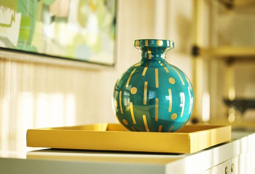 Люкс, The Beverly Hills Hotel   Dorchester Collection