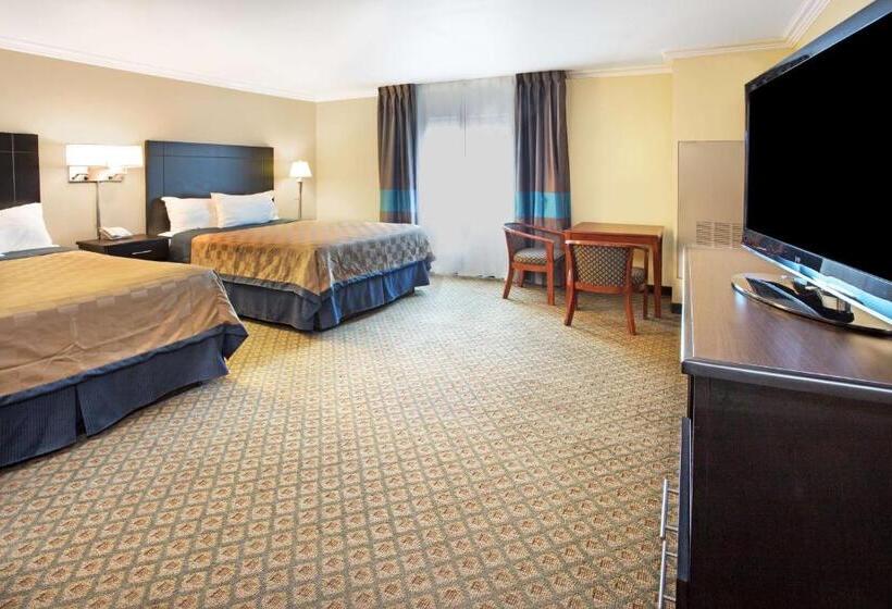 장애인을 위한 스탠다드 룸, Travelodge By Wyndham Ocean Front