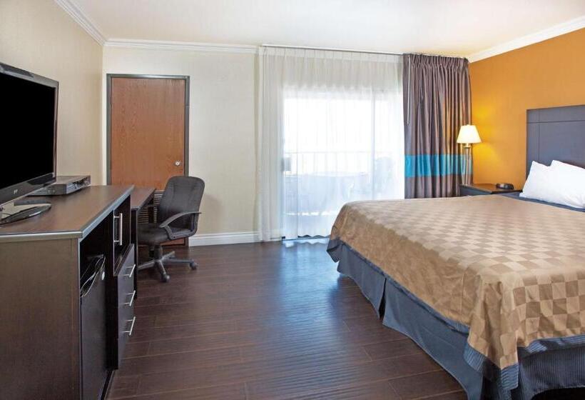 스탠다드 룸 킹사이즈 침대, Travelodge By Wyndham Ocean Front