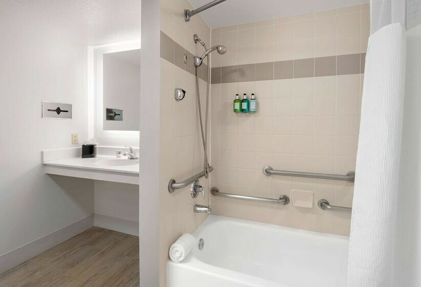 장애인을 위한 스위트, Sirata Beach Resort