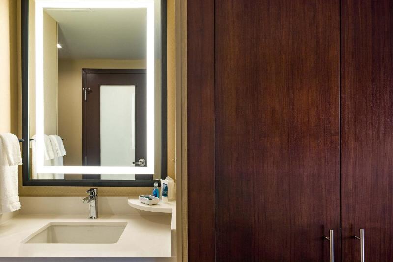 Chambre Standard Adaptée aux Personnes à Mobilité Réduite, Four Points By Sheraton San Francisco Bay Bridge
