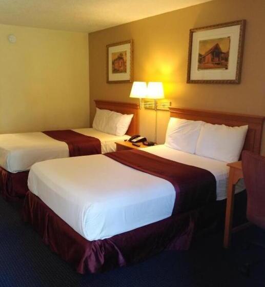 带2个双人床的标准工作室, Knights Inn San Antonio Near Frost Bank Center