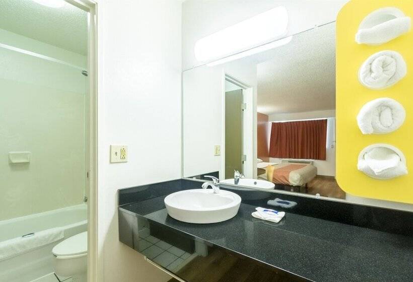 Номер Стандарт 2 Двуспальные Кровати, Motel 6crawfordsville, In