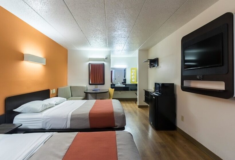 Номер Стандарт 2 Двуспальные Кровати, Motel 6crawfordsville, In