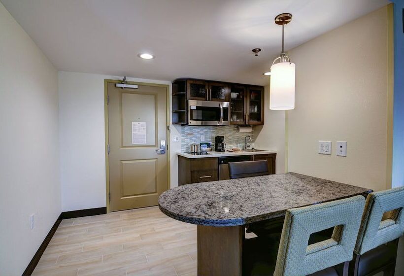 Люкс, Candlewood Suites Richmond   West Broad, An Ihg