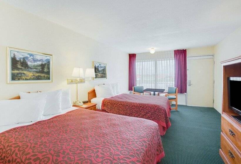 Номер Стандарт 2 Двуспальные Кровати, Days Inn By Wyndham Newport