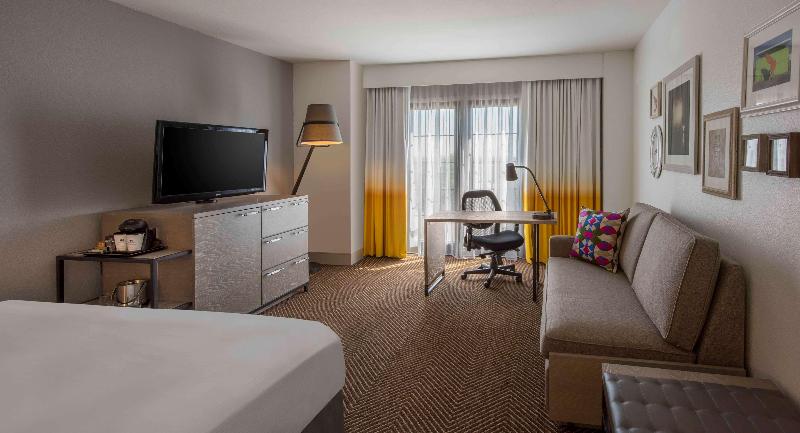 キングサイズベッドのスタンダードルーム, Doubletree By Hilton Austin